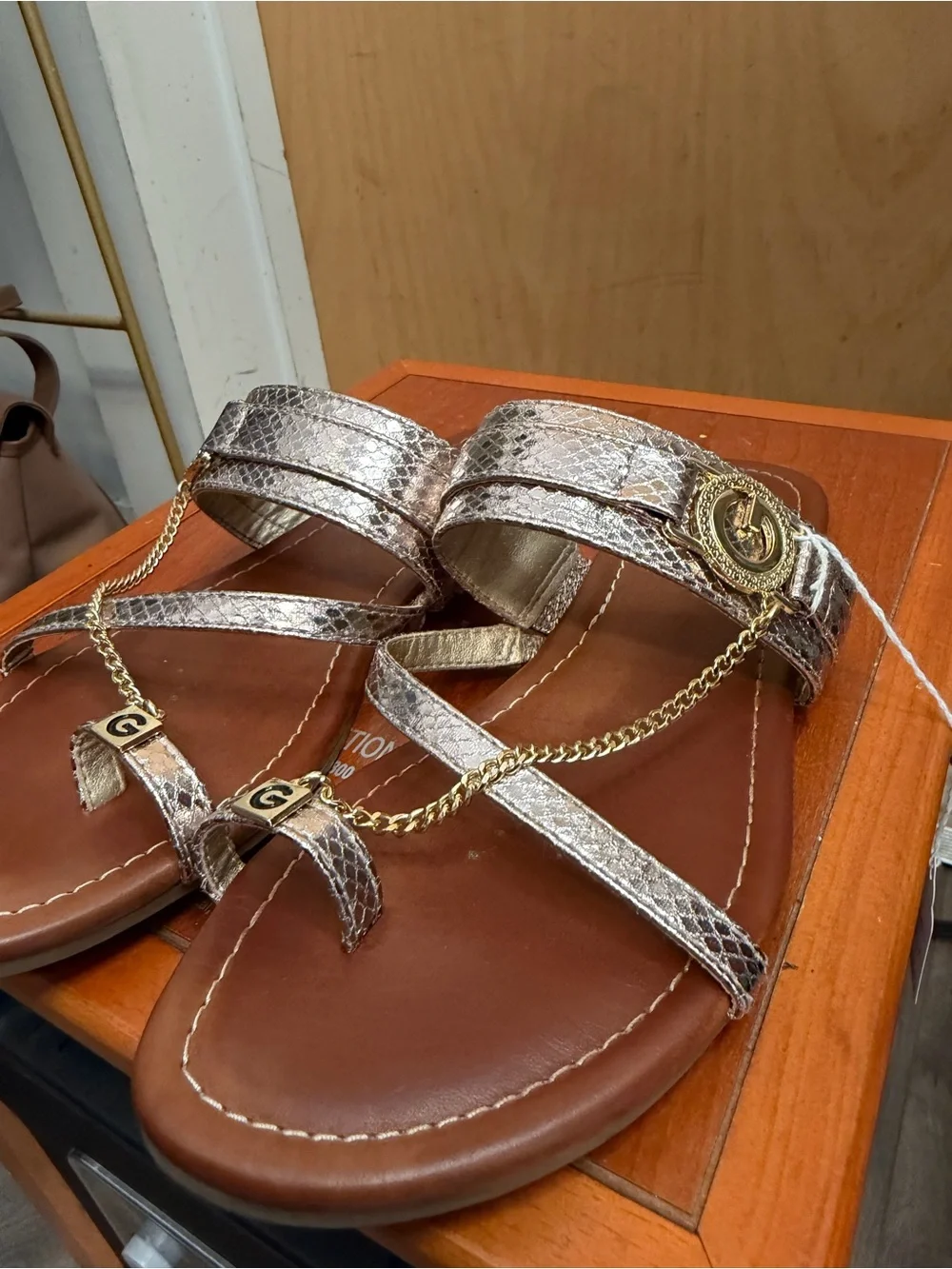 GBG Los Angeles Women’s Metallic Snake Print Chain Accent Slide Sandals. Size: 8